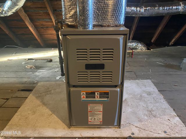 609 Bluff Avenue, Schenectady, NY 12303