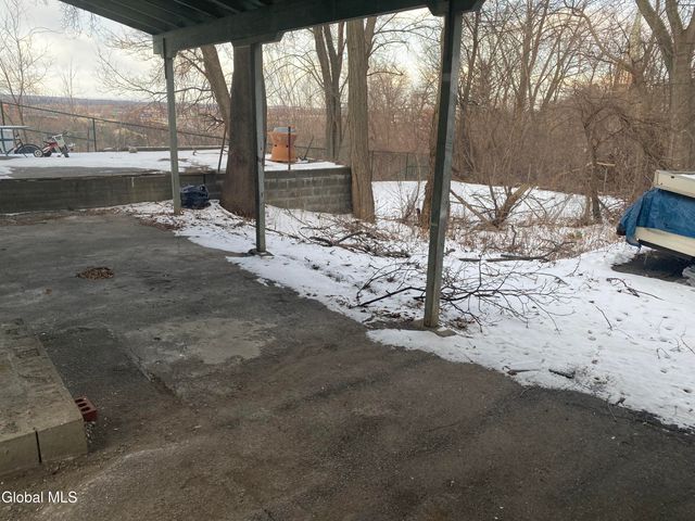 609 Bluff Avenue, Schenectady, NY 12303