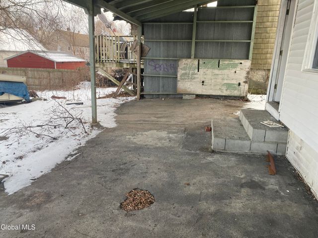 609 Bluff Avenue, Schenectady, NY 12303