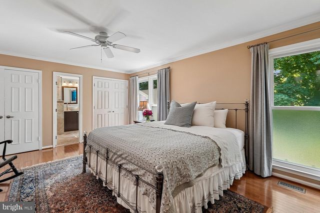 11423 ORCHARD GREEN CT, Reston, VA 20190