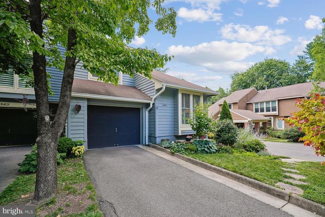 11423 ORCHARD GREEN CT, Reston, VA 20190