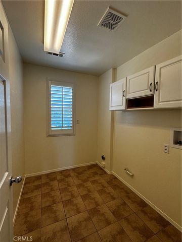 7617 Potter Valley Drive, Eastvale, CA 92880