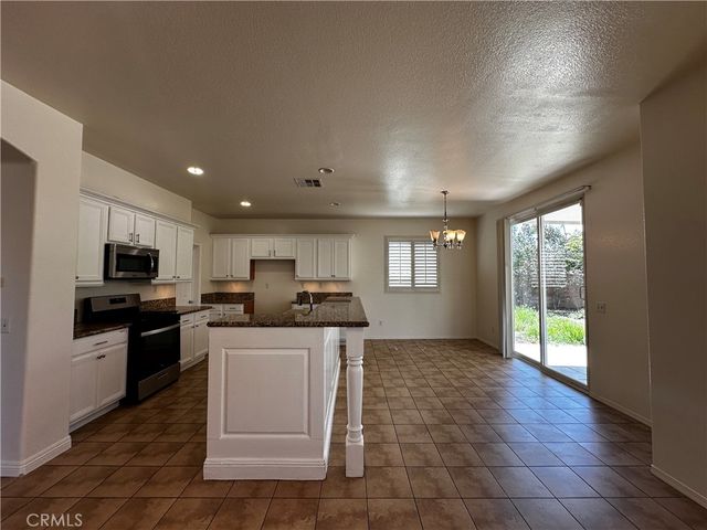 7617 Potter Valley Drive, Eastvale, CA 92880