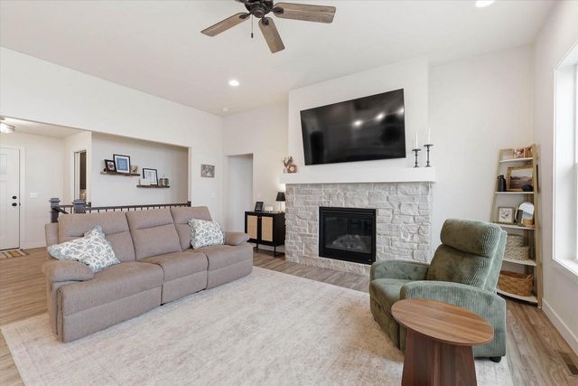 N9376 DUSTY DRIVE, Appleton, WI 54915