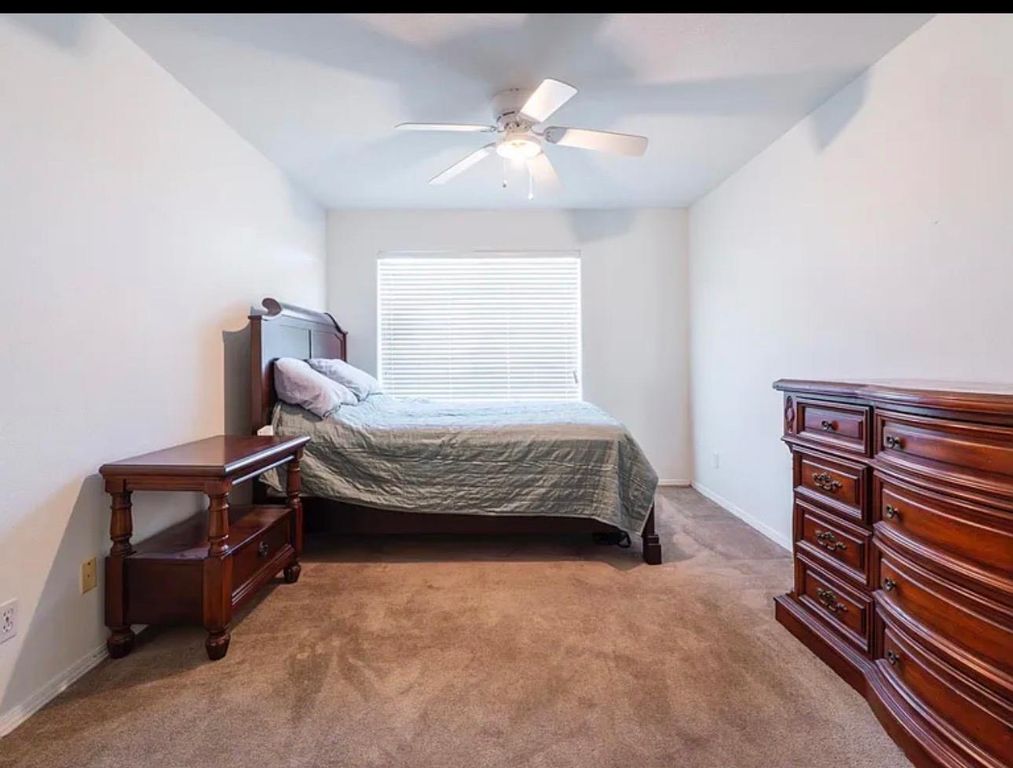 Image 10 of property listing at 5742 W Palo Alto Avenue, Fresno, CA 93722