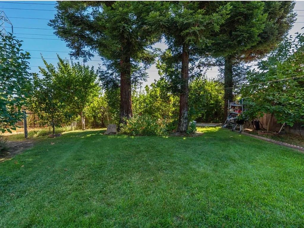 Image 19 of property listing at 5742 W Palo Alto Avenue, Fresno, CA 93722