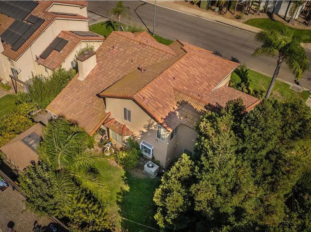 Image 2 of property listing at 5742 W Palo Alto Avenue, Fresno, CA 93722