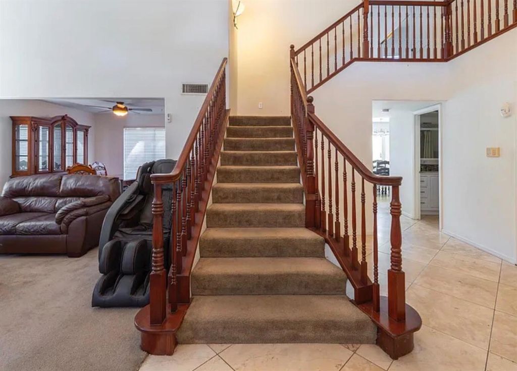 Image 4 of property listing at 5742 W Palo Alto Avenue, Fresno, CA 93722