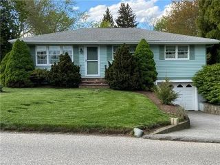 75 Hopeworth Avenue, Bristol, RI 02809