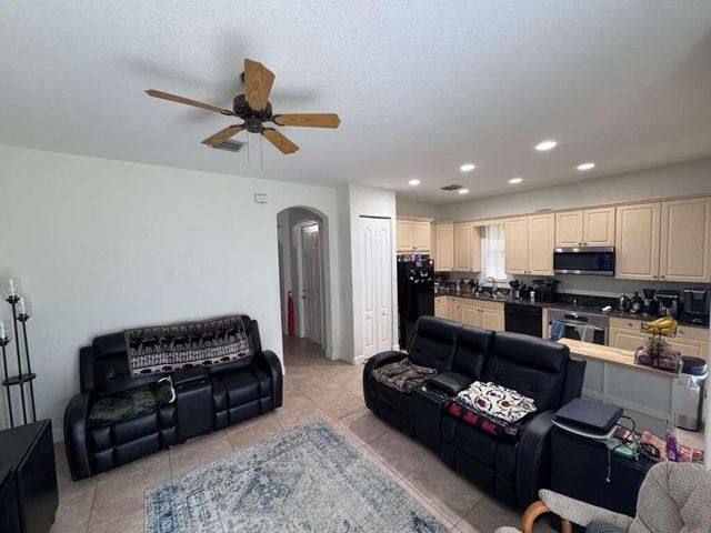 2812 Eagle Rock Circle 906, West Palm Beach, FL 33411