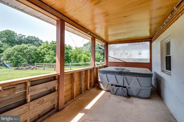 1144 BROWNSVILLE RD, Wernersville, PA 19565