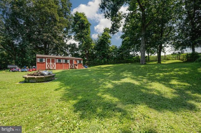 1144 BROWNSVILLE RD, Wernersville, PA 19565