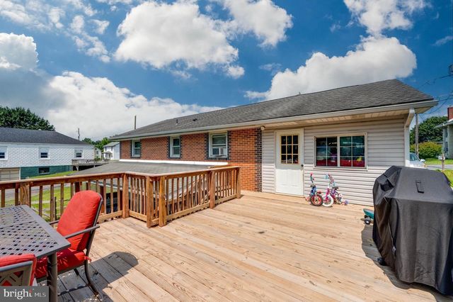 1144 BROWNSVILLE RD, Wernersville, PA 19565