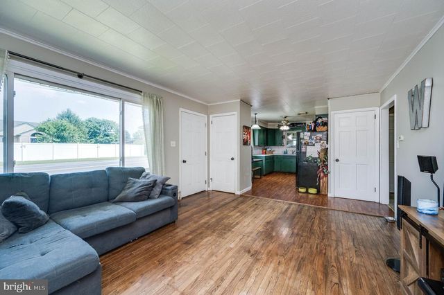 1144 BROWNSVILLE RD, Wernersville, PA 19565