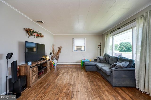 1144 BROWNSVILLE RD, Wernersville, PA 19565