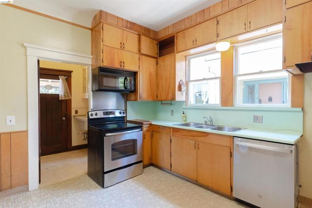 478 Jean St, Oakland, CA 94610