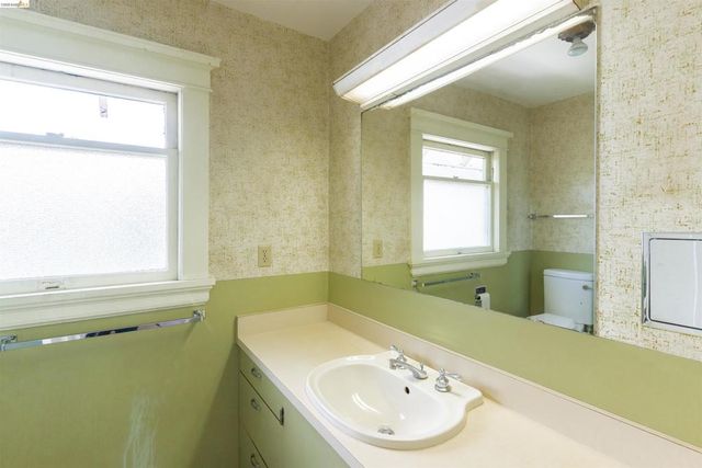 478 Jean St, Oakland, CA 94610