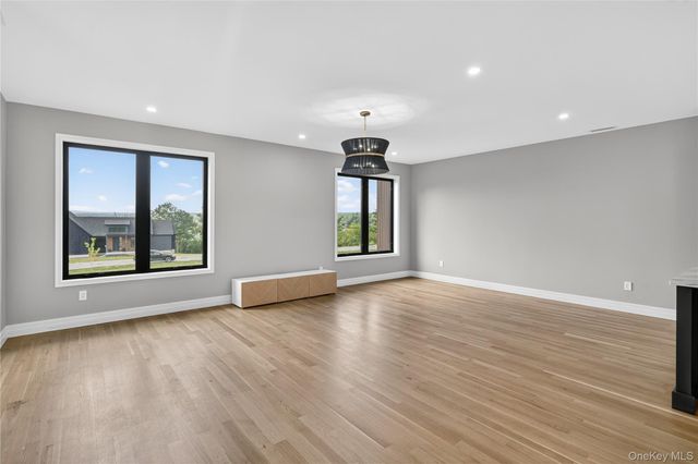 4 Warwick Isle Boulevard, Pine Island, NY 10969