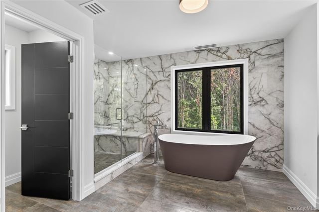 4 Warwick Isle Boulevard, Pine Island, NY 10969