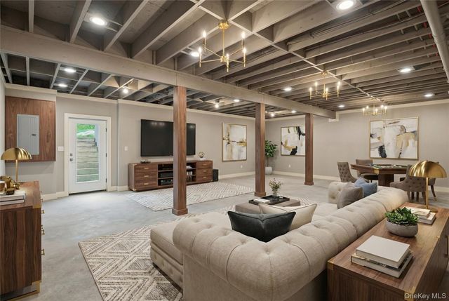 4 Warwick Isle Boulevard, Pine Island, NY 10969