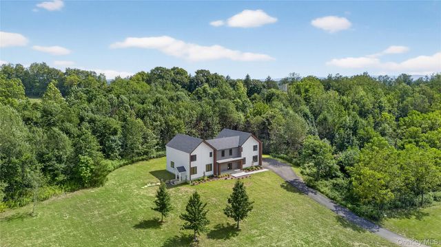 4 Warwick Isle Boulevard, Pine Island, NY 10969