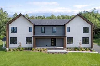 4 Warwick Isle Boulevard, Pine Island, NY 10969