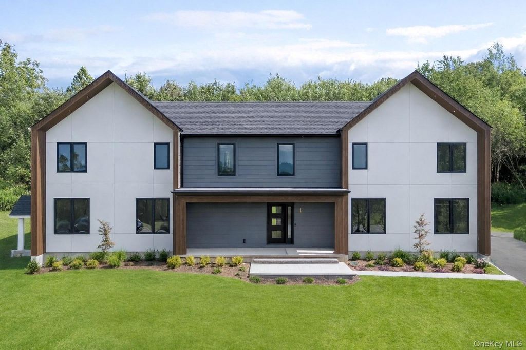 4 Warwick Isle Boulevard, Pine Island, NY 10969