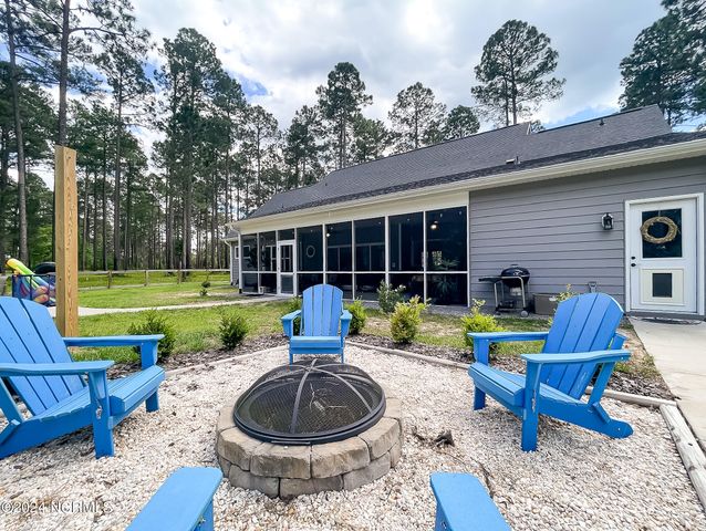 1005 Youngs Road, Vass, NC 28394