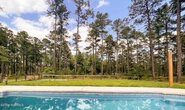 1005 Youngs Road, Vass, NC 28394