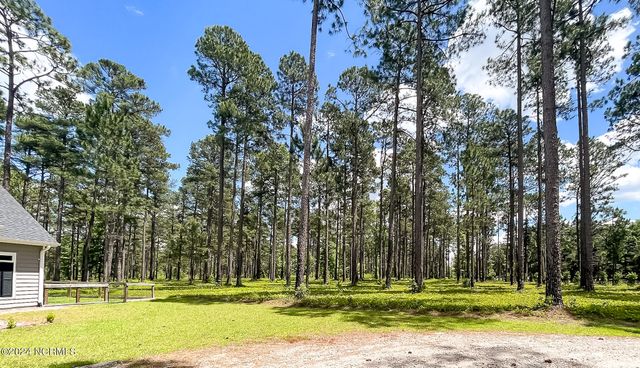 1005 Youngs Road, Vass, NC 28394