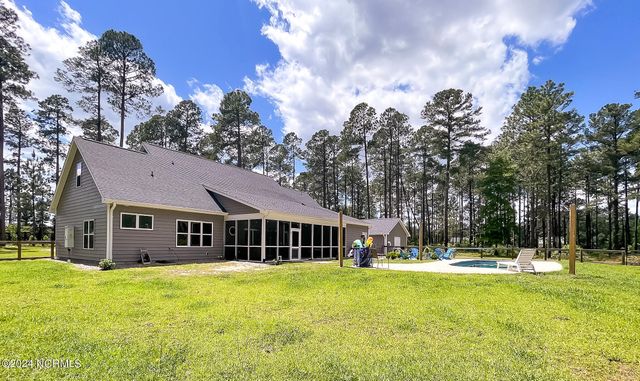 1005 Youngs Road, Vass, NC 28394