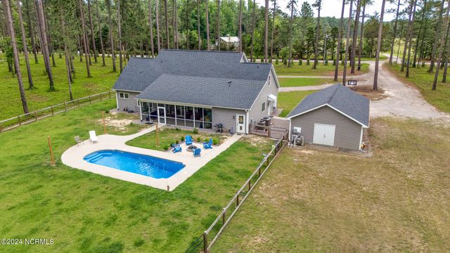 1005 Youngs Road, Vass, NC 28394