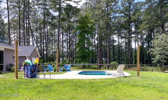 1005 Youngs Road, Vass, NC 28394