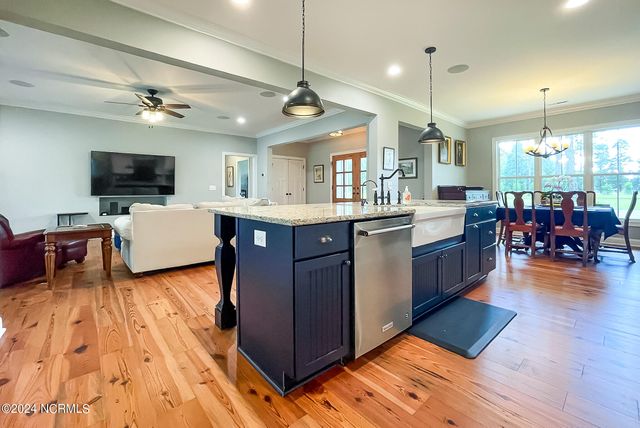 1005 Youngs Road, Vass, NC 28394