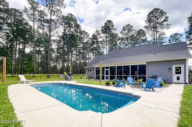 1005 Youngs Road, Vass, NC 28394