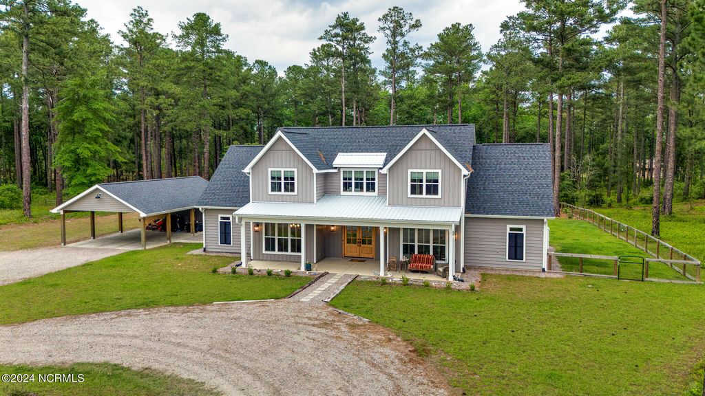 1005 Youngs Road, Vass, NC 28394