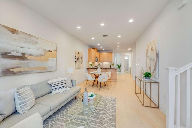 7 Artisan Way, Menlo Park, CA 94025