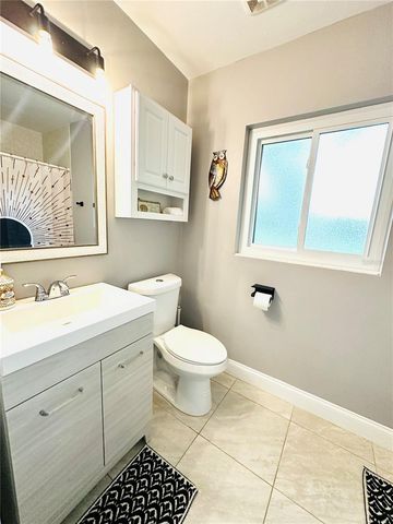 1446 NE 22ND AVENUE, Gainesville, FL 32609