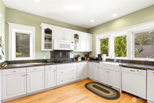 5377 E Blaisdell Lane, Port Orchard, WA 98366