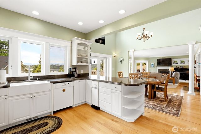 5377 E Blaisdell Lane, Port Orchard, WA 98366
