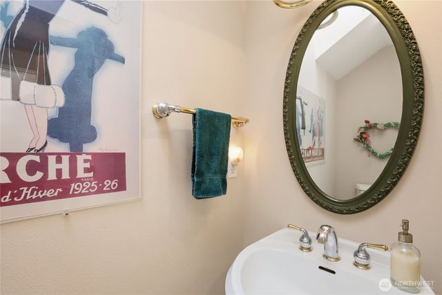 5377 E Blaisdell Lane, Port Orchard, WA 98366