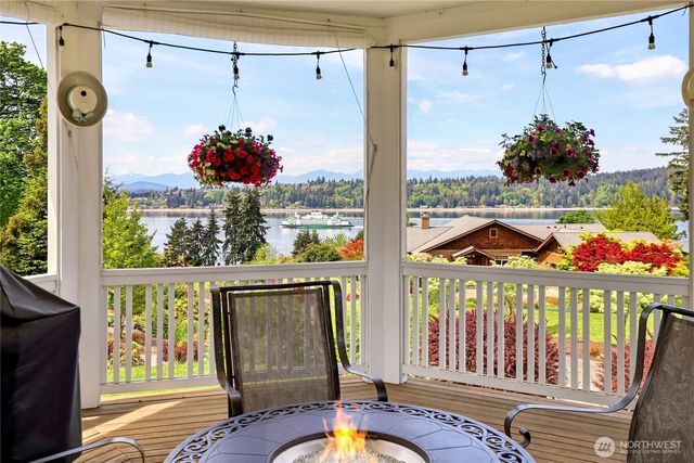 5377 E Blaisdell Lane, Port Orchard, WA 98366