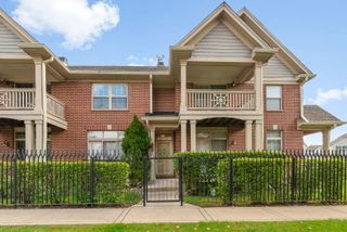 8425 Callie Avenue, Morton Grove, IL 60053