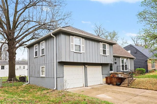 8126 E 134th Street, Grandview, MO 64030