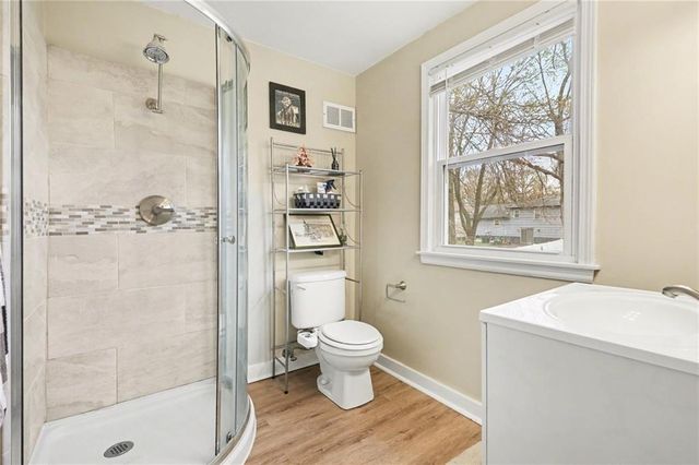 8126 E 134th Street, Grandview, MO 64030