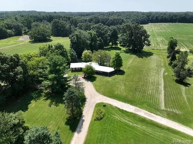 7386 Dean Road, Deerfield Township, MI 48430