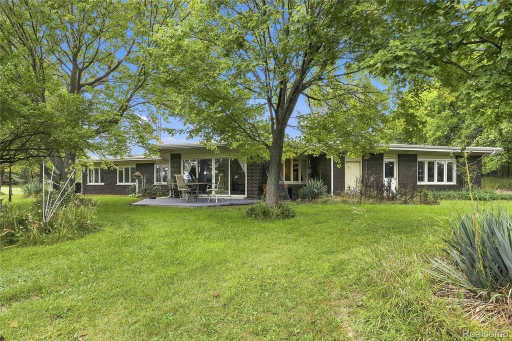 7386 Dean Road, Deerfield Township, MI 48430