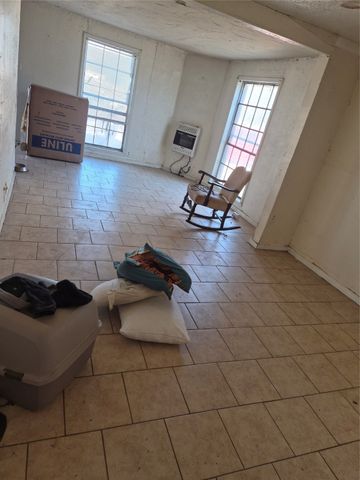 1341 Minden Street, Fort Worth, TX 76115