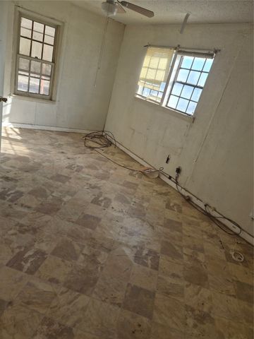 1341 Minden Street, Fort Worth, TX 76115