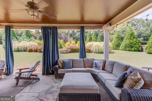 1433 Henderson Ridge Lane, Loganville, GA 30052